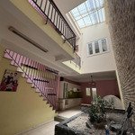 Chính chủ cho thuê biệt thự mini đường lê văn sỹ.p14.quận 3(6x30) 3 tầng.giá 35 triệu/tháng