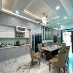 Nhà quận tây hồ, 175m2 bao gồm 80m2 nhà 5 tầng, thang máy, còn lại sân trời, 14 tỷ nhỉnh