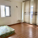 Chinh chu cho thuê nhà số 19 ngõ 34 âu cơ, tứ liên, tây hồ, 3 ngủ khép kín, đủ đồ, khách sẵn ở