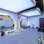 Cần cho thuê nhà nguyên căn mt đường 3/2 ngay khu hà đô, dt 5x30m trệt 3 lầu giá 70tr, nhà mới 100%