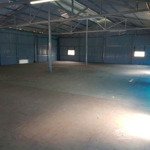 Cho thuê kho xưởng 700 m2 giá 25 triệu đồng / tháng xã tân kiên, huyện bình chánh tphcm
