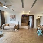 Bán căn 2 ngủ full nội thất đẹp - 73m2 thông thủy sẵn sổ sang tên
