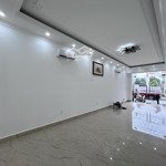 Nhà dân xây độc lập, tđc vườn hồng vẫn còn mới nguyên, 3 tầng, 4 tỷ 7