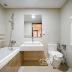 Bán căn hộ 2 ngủ 2 vệ sinh. giá: 6 tỷ. đc: home city, 177 trung kính, cầu giấy. full nội thất.