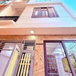 Bán nhà 4.5 tầng 33m2 giá 2.55 tỷ gần trường c1,c2 phụng châu