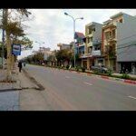 Bán đất tặng nhà cấp 4, có thể thuê để xe đường long hưng đối diện công viên nước
