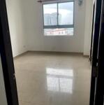 Cho thuê căn hộ sacomreal 584 - 2 phòng/2wc, nhà mới sơn, giá 8tr5