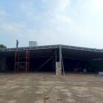Hẻm xe tải 1/ bến lội gần mặt tiền , dt : 1047m2, kho cao ráo , sẵn điện 3 pha vào sử dụng ngay