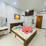 Nhà mới 3 tầng–full nội thất–dtsd 90m2-gần mặt tiền lê văn sỹ,nguyễn văn trỗi,...