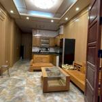Cho thuê nhà 5 tầng ngọc thụy, long biên. 35m. giá: 11 triệu/tháng. lh: 0967873362