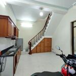 Cho thuê nhà nguyên căn ngõ 250 tân mai, quận hoàng mai 40m x 3t, 4pn,4vs giá 12tr
