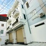 Cho thuê nguyên nhà 4 tầng có sân để xe cực rộng tại phố tây văn cao, xe tải 5 tạ lùi tận cửa.