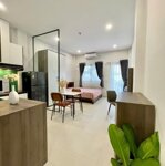 Cho thuê căn studio tách bếp mới ra lò hót hòn họt luôn khách ơi