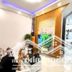 Hoàng văn thái - phố víp - lô góc - vị trí đẹp - nhà đẹp - 2 thoáng - mặt tiền rộng - sát phố