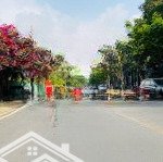 Cần bán gấp nhà mặt tiền cụm trần não, kế river mark. dt (8x18m 4 tầng. giá chỉ: 28.5 tỷ