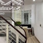 Nhà dân xây, 3 tầng, 3 ngủ đủ công năng, cách trường đại học công nghiệp 7 phút đi xe, ga tầu điện