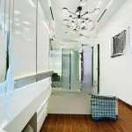 Siêu phẩm mặt phố nguyễn văn cừ long biên tòa nhà 7 tầng, vỉa hè rộng, kinh doanh đỉnh tòa nh