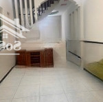 Bán nhà trêth lầu đường nhựa 9 m vỉa hè 2 bên , gần siêu thị vincom plaza