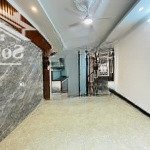 Bán nhà cự khối long biên 33m2 x 5 tầng gần aeon mall 3 ngủ hơn 4 tỷ ngay công viên hồ lớn nhất lb