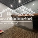 Khổ đất đẹp mặt tiền 5m phố hoàng cầu cách 3m ra oto tránh, vườn hoa công viên vài bước ra mặt hồ