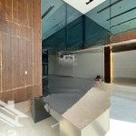 Tòa nhà văn phòng khu hành chính tp thủ đức (q2). dt: 7x22m, hầm 7 tầng full option giá 115tr/tháng