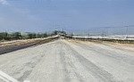đất thổ cư cạnh đường 25c đi sân bay giá ngộp. 1.883m2 (260m2 thổ) giá 10.3 tỷ đường 6m, sổ riêng