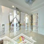 Cho thuê bt vinhomes riverside hoàn thiện nộit thất đẹp, có thang máy. giá 100 triệu/tháng