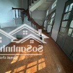 Cho thuê nhà 3 tầng tân khai- hoàng mai tổng 4 ngủ, có điều hoà, nóng lạnh giường tủ 36m giá 9tr