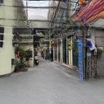 Cầu giấy - nhà 2 thoáng trước sau - cực gần phố - oto qua nhà, vào nhà, diện tích rộng, chỉ 13,9 tỷ