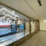 Bán gấp toà văn phòng quận thanh xuân dt 200m2,1 hầm,8 nổi,mặt tiền 12m vuông vắn giá 120 tỷ