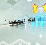 Bình thạnh - 340m2 văn phòng cho thuê + toà mới - view kính - ngăn sẵn 3 khu vực + 2 thang máy