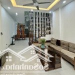 Bán nhà nguyễn văn cừ, gia thuỵ, ngõ thông ô tô 7 chỗ qua nhà, cách ô tô dừng đỗ 30m, nhà dân xây