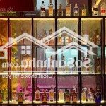 Nhà mặt tiền quận 1 - 71m2 - khu vực kinh doanh sầm uất - ngang hơn 4m - dòng tiền 150tr