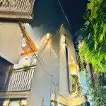 Cần vốn bán nhà mới đường 3/2 p.12 q10 giá 3tỷ590/69m2 cho thuê 22tr gần siêu thị sài gòn .