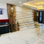 Căn đẹp giá tốt 92m2 3n2wc nội thất xịn xò tầng 2x ban công mát lạnh ở the nine giá 8 tỷ