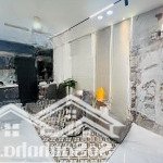 Trung tâm gò vấp - hẻm thông nhà đẹp - hàng xóm city land , emart , vincom..