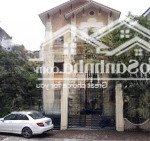 Bán biệt thự vip kđt dịch vọng cạnh công viên cầu giấy cực đẹp 307m2 giá rẻ