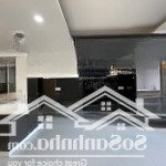 Bán 161m2 3pn4wc ntcb đã thiết kế lại 3,6 tỷ giá tốt tại đức khải quận 7 alo em xem nhà 0833393394