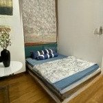 Căn hộ studio full nội thất máy giặt, máy sấy sử dụng riêng tại phòng ngay chợ tân định