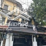 Cho thuê nhà mặt phố nguyễn gia thiều, p trần hưng đạo, 200m , măt tiền 20m, có sân vườn, hợp cafe
