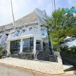 Cách quận 7 chỉ 300m sở hữu ngay nhà phố góc 2 mặt tiền hiện đại sang trọng - giá 10.5 tỷ, 7x11m