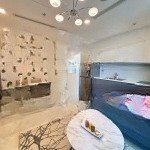 Cho thuê ch 2pn, 79m2, 25 triệu vnd tại vinhomes golden river ba son, view sông