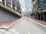 Chính chủ bán nhà mặt phố ngô gia tự dt 42m2, mt 5.8m, ô tô tránh, vỉa hè, kinh doanh