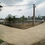Bán gấp lô đất 2 mặt tiền rộng đồng sẽ, xung quanh nhiều tiện ích, thích hợp đầu tư phân lô