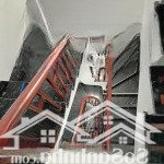 + chính chủ cần bán nhà cự khối-lb + dt : 45m2 x 5 tầng ô tô cách 10m + đường trước nhà 2,5m -