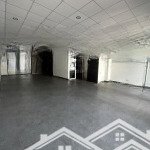 Cho thuê văn phòng tầng trệt với dt 150m2 khu him lam quận 7. giá từ 22 - 26tr/tháng
