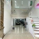 Cho thuê tầng 2 của nhà mặt phố lý nam đế, hàng mã, hoàn kiếm có diện tích 110m2 chỉ 25tr/tháng