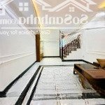 Nhà đẹp phố trạm, long biên, gần ngay cầu vĩnh tuy, khu vực đông dân, an sinh đỉnh, 35m2