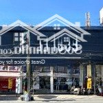 Cho thuê góc 2 mặt tiền đường lê văn việt, q9. dt: 12m x 20m