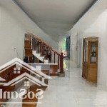 Bán nhà 1 trệt 1 lầu tương bình hiệp sân trước, sân sau giá chỉ 2ti350